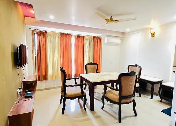 Hotel Metro 966O9O1Oo6 I 500Mtr Away Shreenathji Temple Only 10Min Walking Distance By Sk